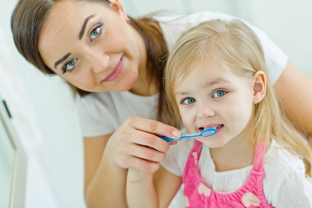 Pediatric Dentist - Brushing Tips